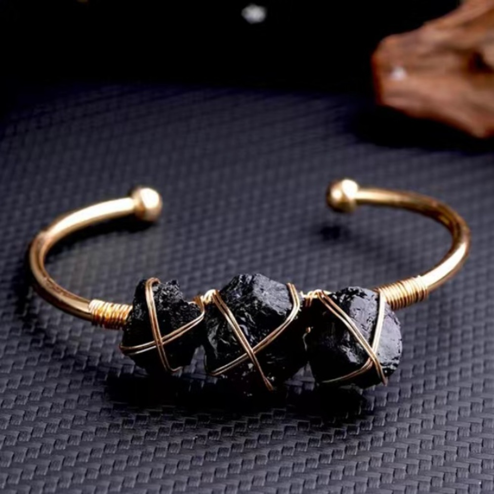 Luxe bohemian natural amethyst cuff bracelet - Picture 13 of 14